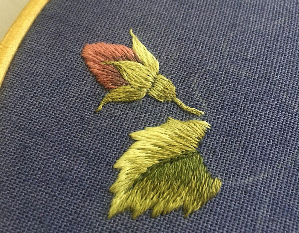 Как вышить цветок гладью: мастер-класс для начинающих