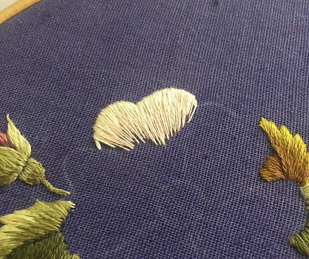 Как вышить цветок гладью: мастер-класс для начинающих