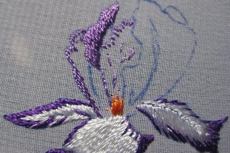 Мастер-класс по вышивке гладью ирис